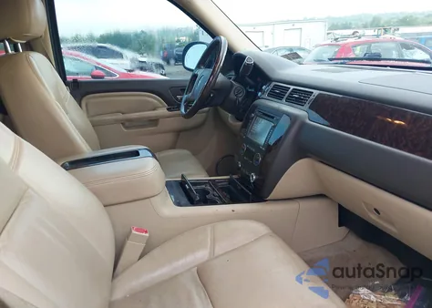 2013 GMC Yukon Xl 1500 Denali z USA, uszkodzony, nr VIN 1GKS2MEF8DR279288